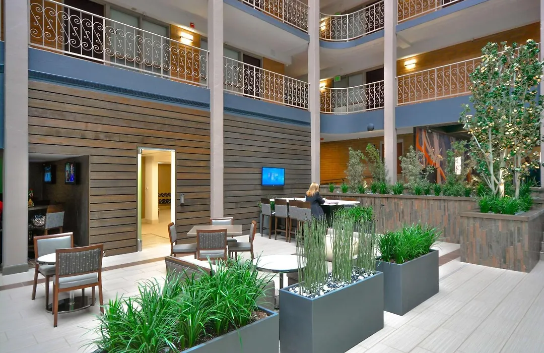 Embassy Suites By Hilton Denver Central Park-1