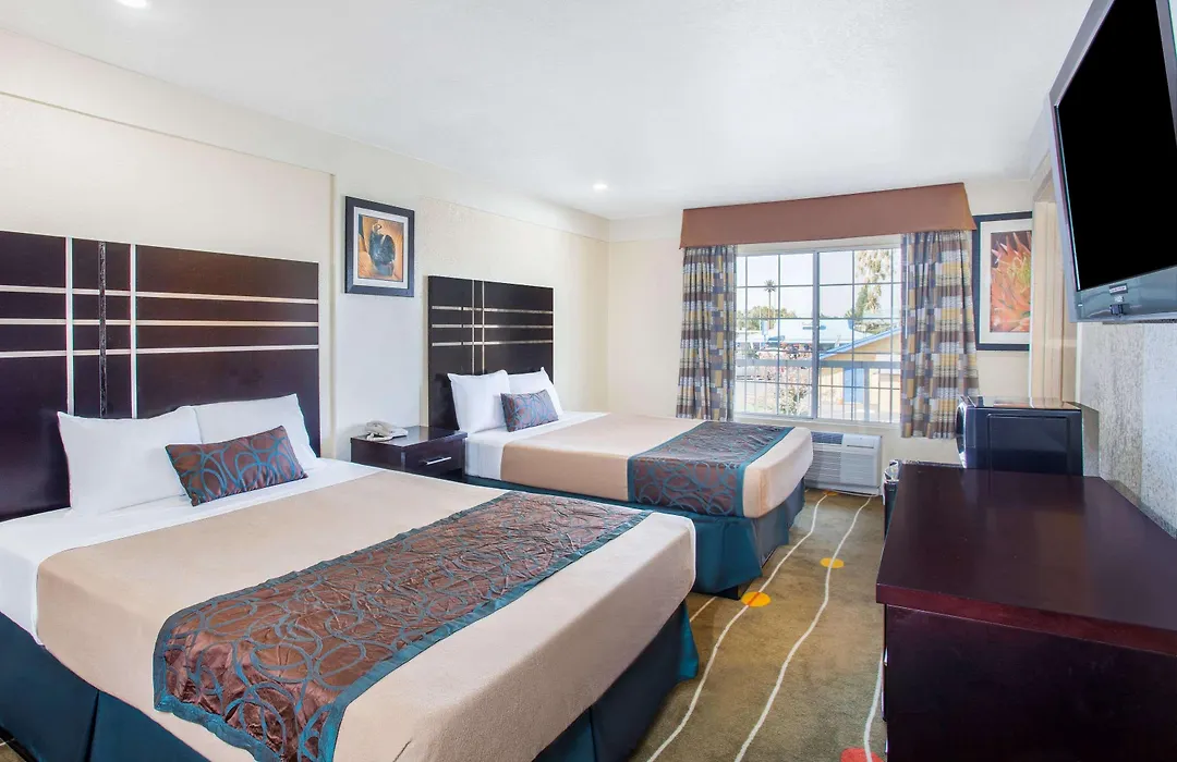 Travelodge By Wyndham Fresno Yosemite Area-1