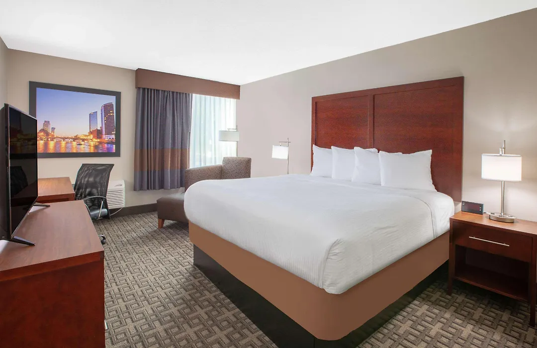 131 Hotel-Plaza-1