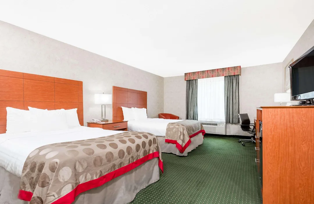 Ramada By Wyndham Lexington North Hotel & Conference Center-1
