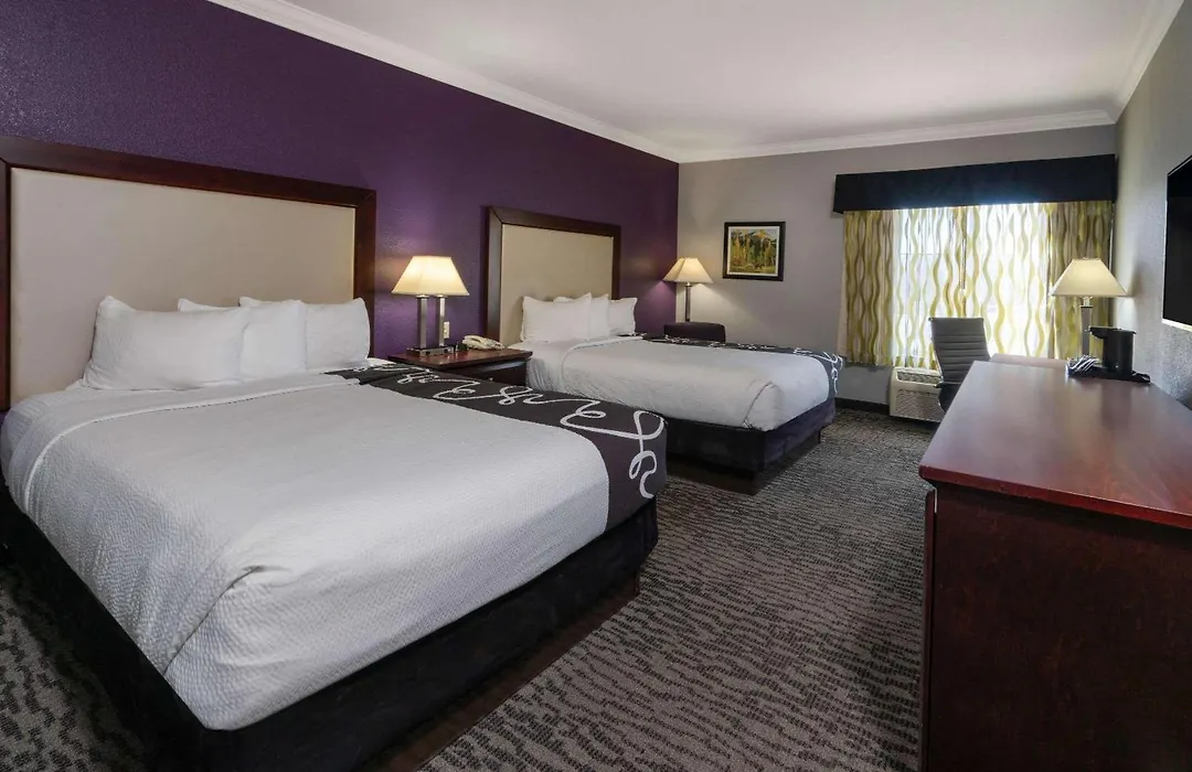 La Quinta Inn & Suites By Wyndham Loveland Estes Park-1