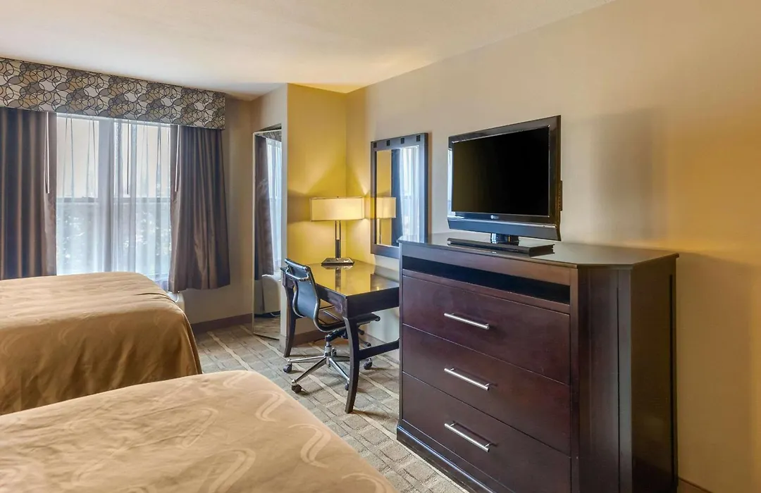 Quality Suites Sherman-1
