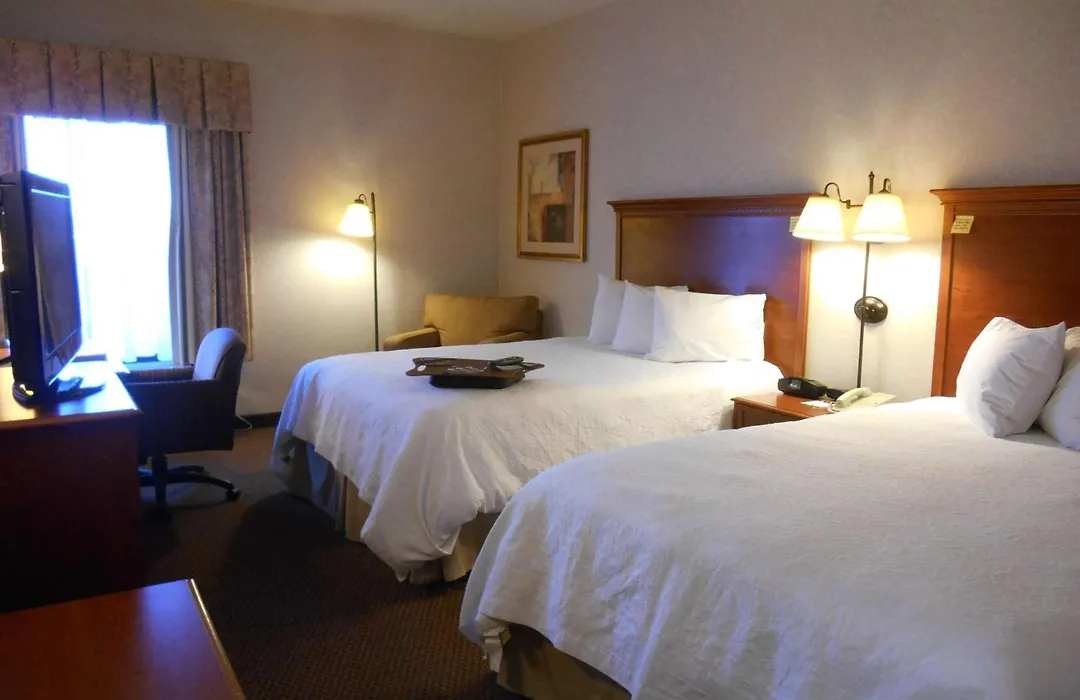 Hampton Inn Columbus-International Airport-1