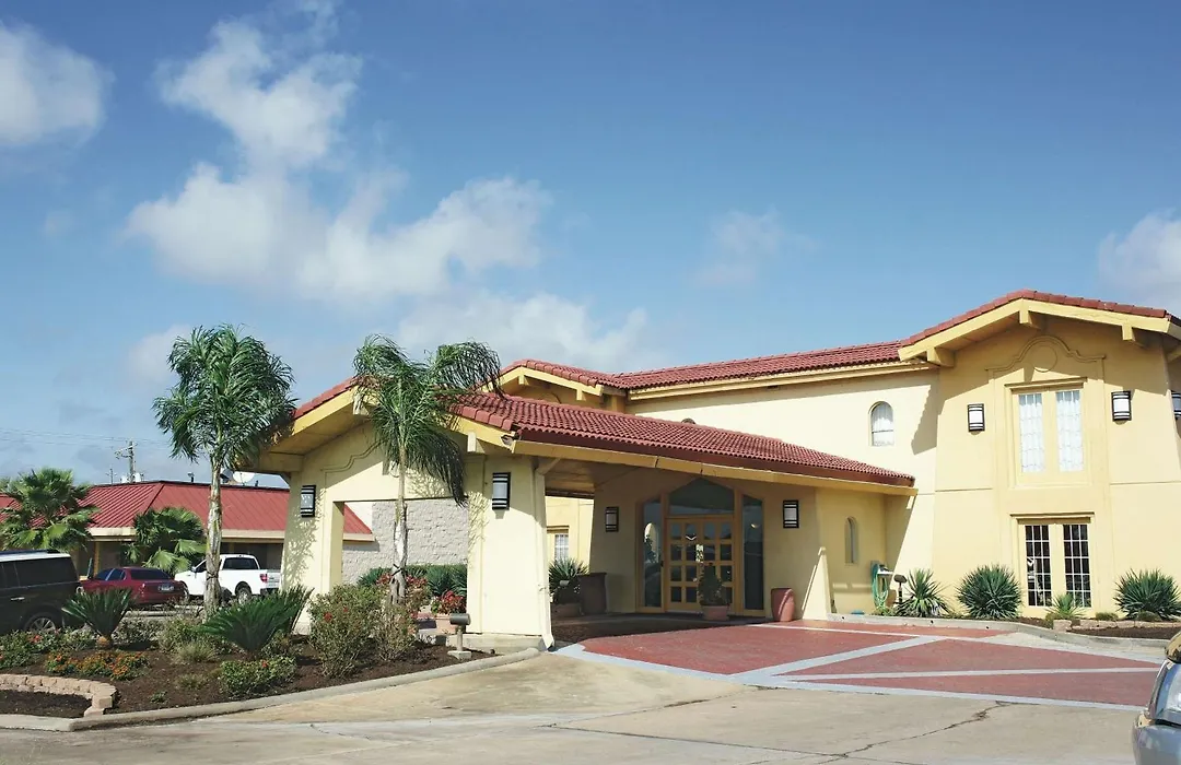 La Quinta Inn By Wyndham Clute Lake Jackson-1