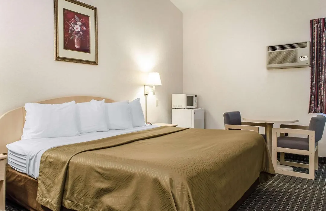 Rodeway Inn State College - Near University-1