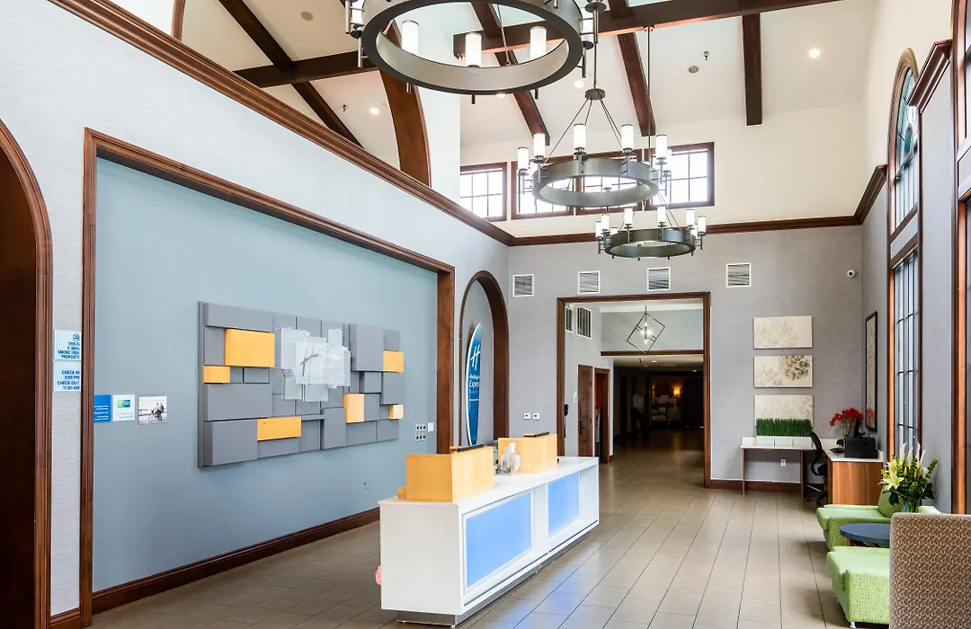 Hampton Inn & Suites San Clemente - Fully Renovated-1