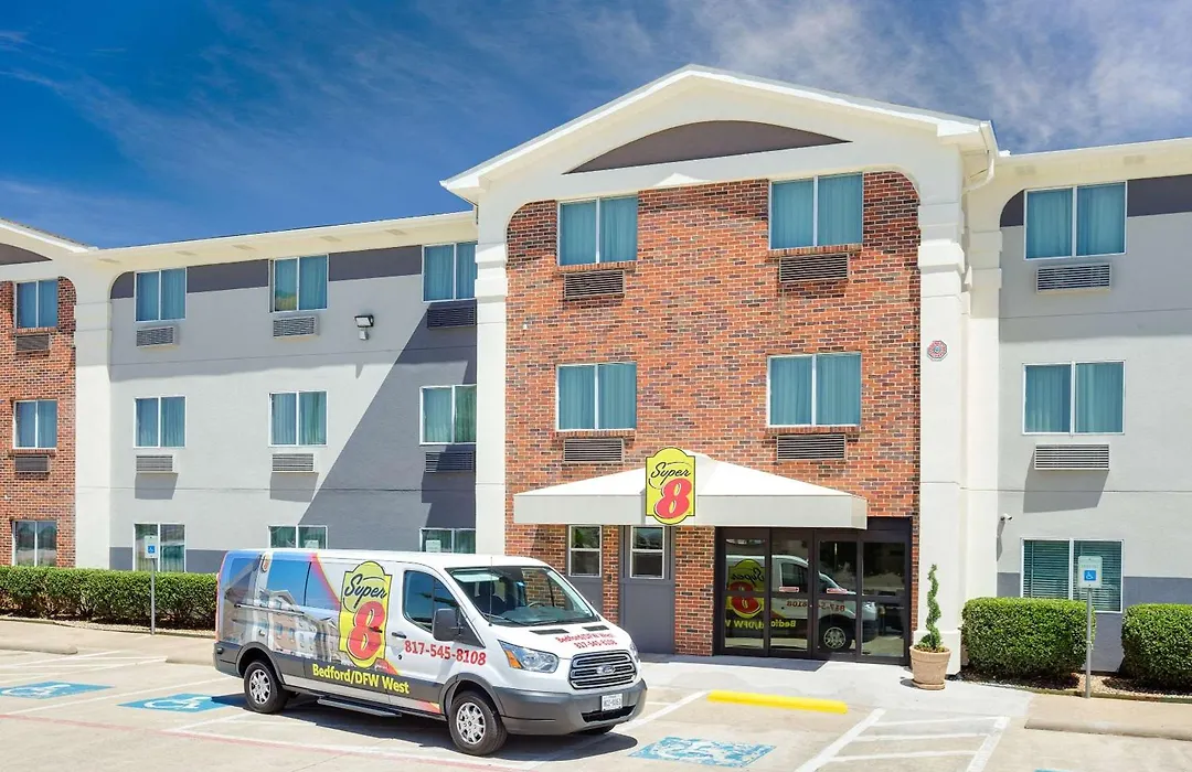 Super 8 By Wyndham Bedford Dfw Airport West-1