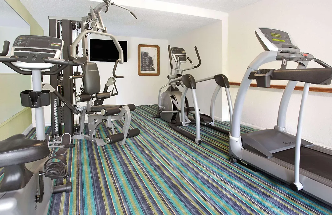 Ramada By Wyndham Fort Lauderdale Airport/Cruise Port-1