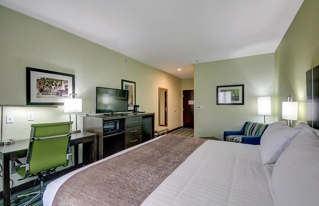 Holiday Inn Express Carrizo Springs-1