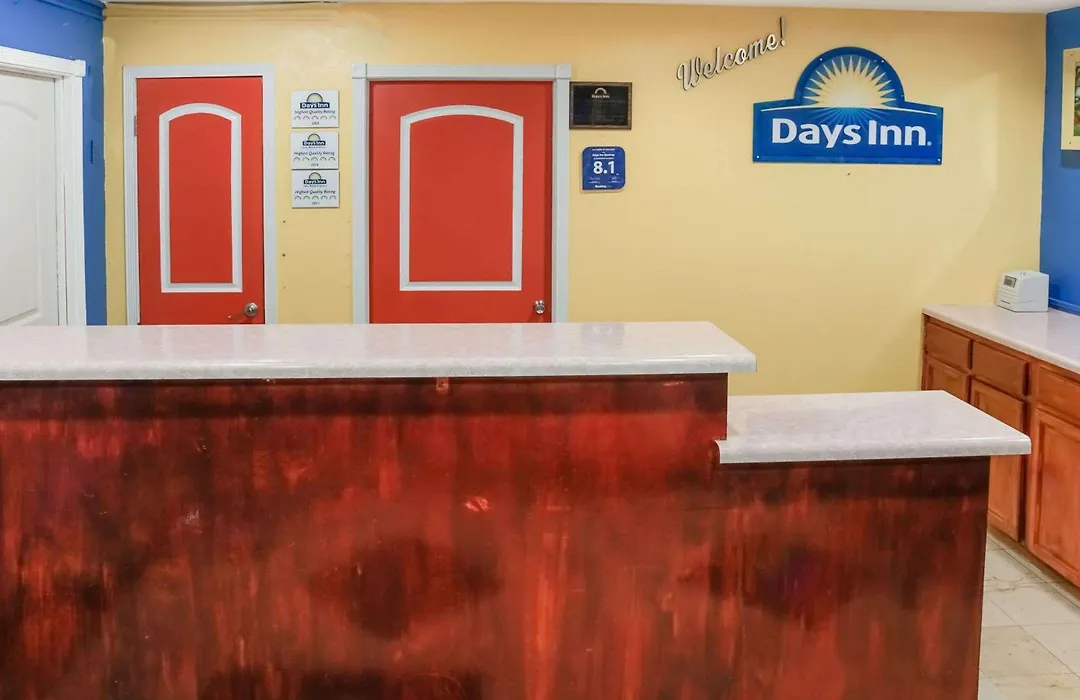 Days Inn By Wyndham Bastrop-1