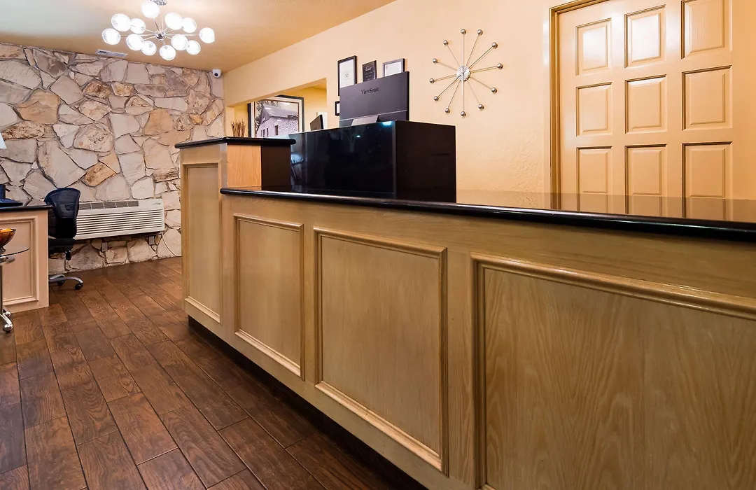 Best Western Pine Tree Motel-1