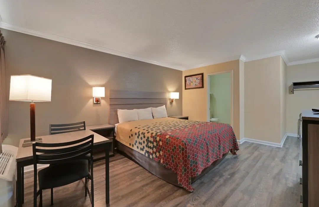 Econo Lodge Woodland Near I-5-1