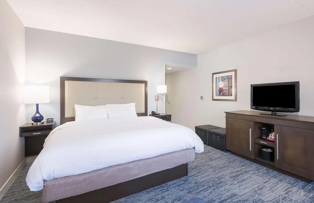 Hampton Inn Mount Airy-1