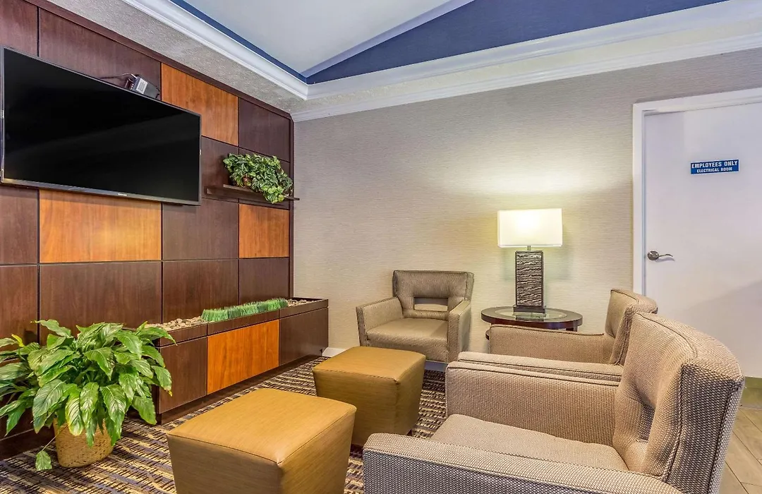 Comfort Inn Independence - Cleveland-1