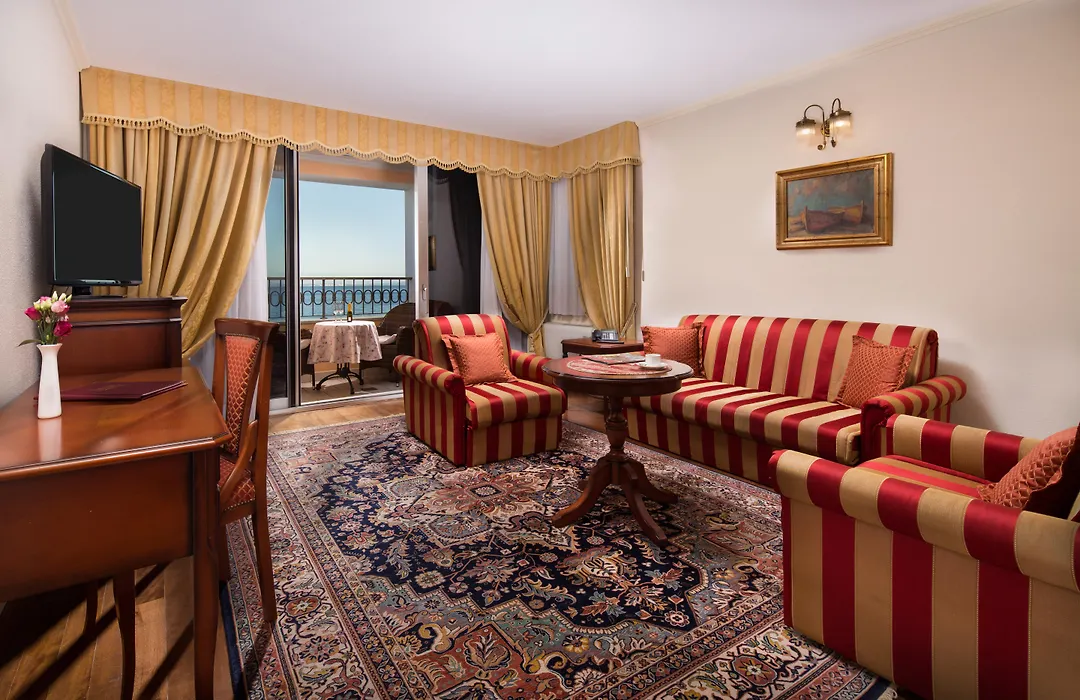 Hotel Savoy-1