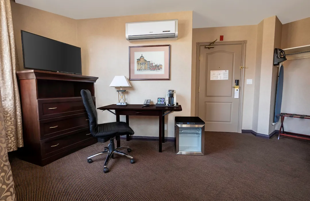 Ramada Limited Downtown Vancouver-1