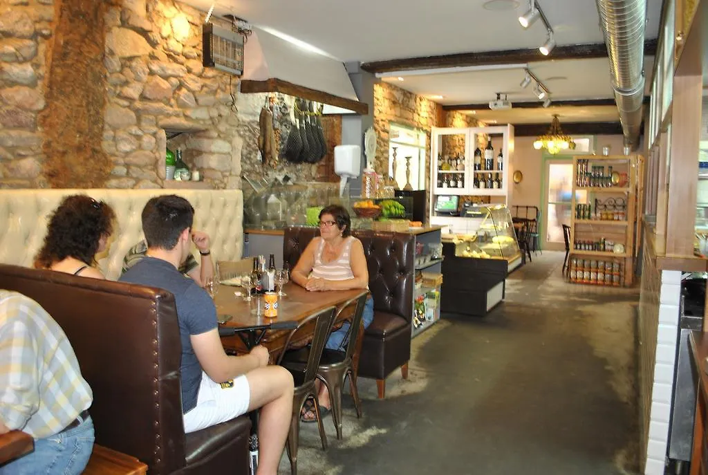 Hostal Kukia-1