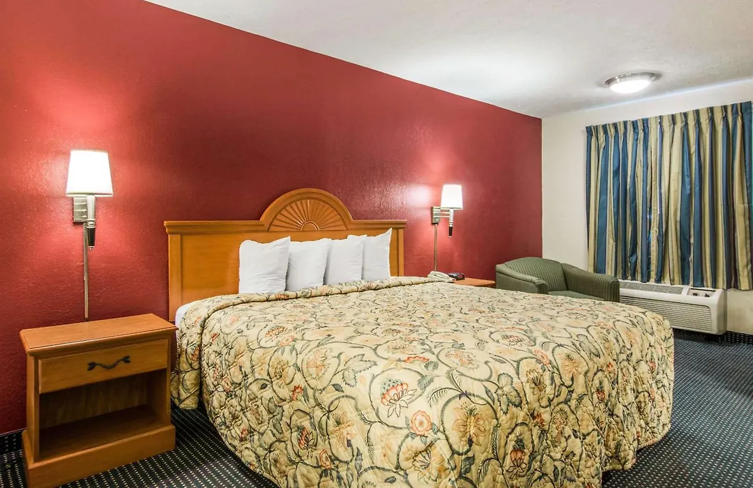 Rodeway Inn La Grange East-1