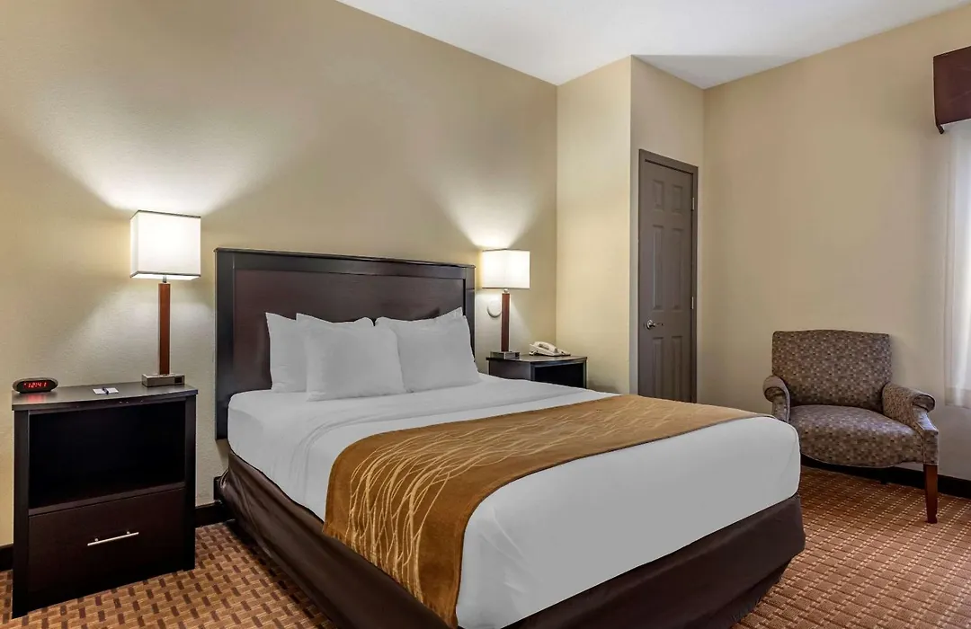 Comfort Inn & Suites Warsaw Near Us-30-1