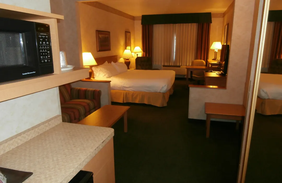 Holiday Inn Express Hotel & Suites Raton By Ihg-1
