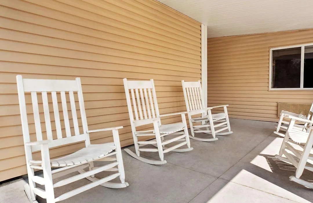 Travelodge By Wyndham North Platte-1