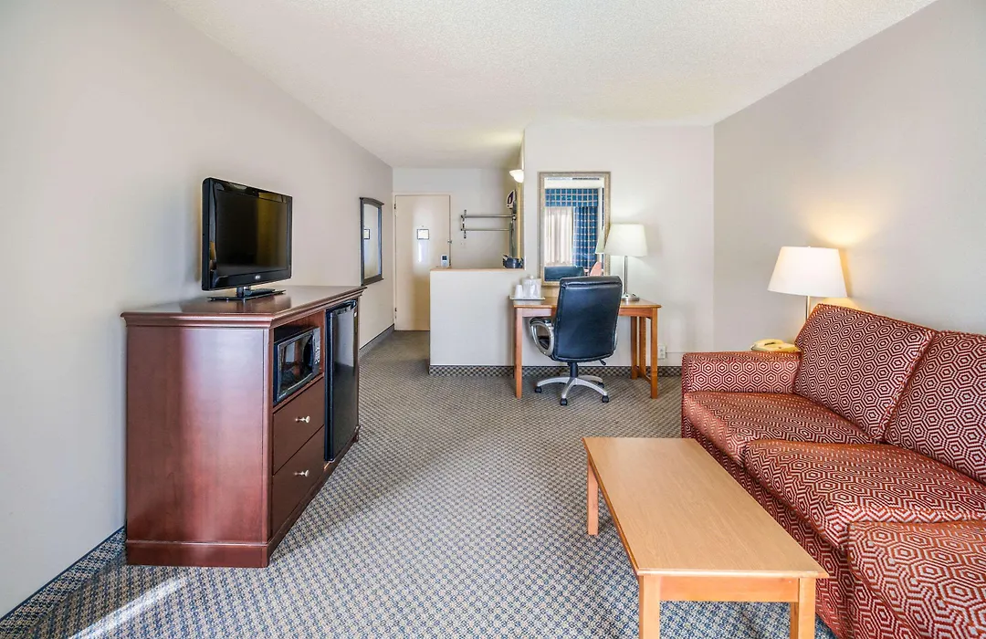 Riverside Hotel & Conference Center-1