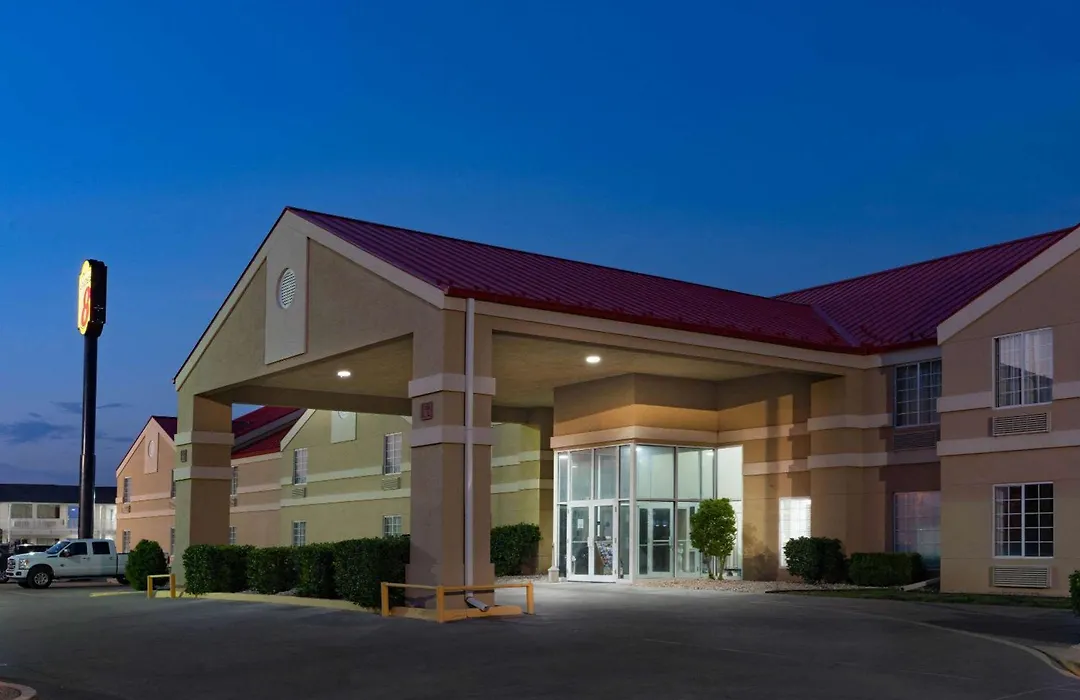 Super 8 By Wyndham Amarillo West-1