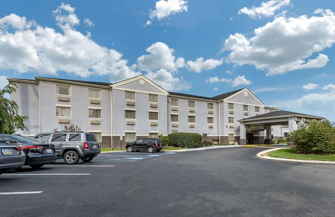 Comfort Inn & Suites Butler-1