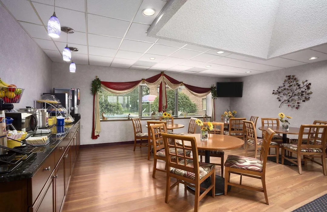 Days Inn By Wyndham Middletown-1