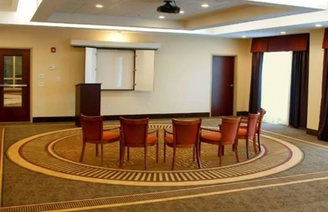 Comfort Inn & Suites Kent - University Area-1