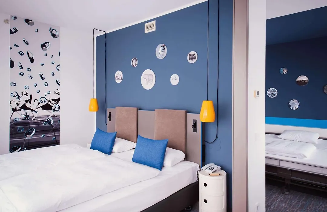 Vienna House Easy by Wyndham Berlin Friedrichshain-1