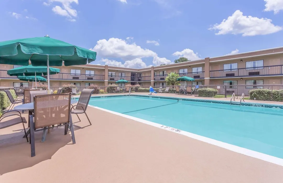 Ramada By Wyndham Macon-1