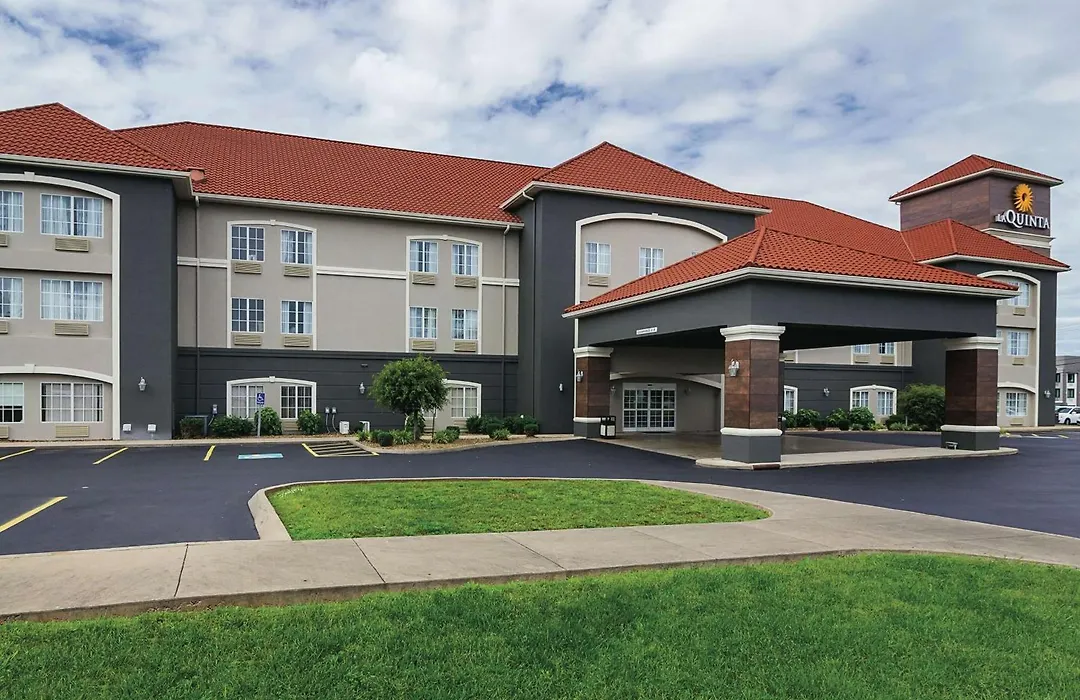 La Quinta By Wyndham Bowling Green-1