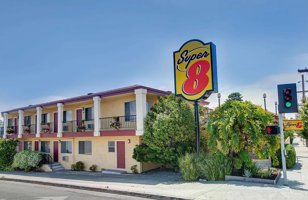 Super 8 By Wyndham Santa Cruz Beach-1