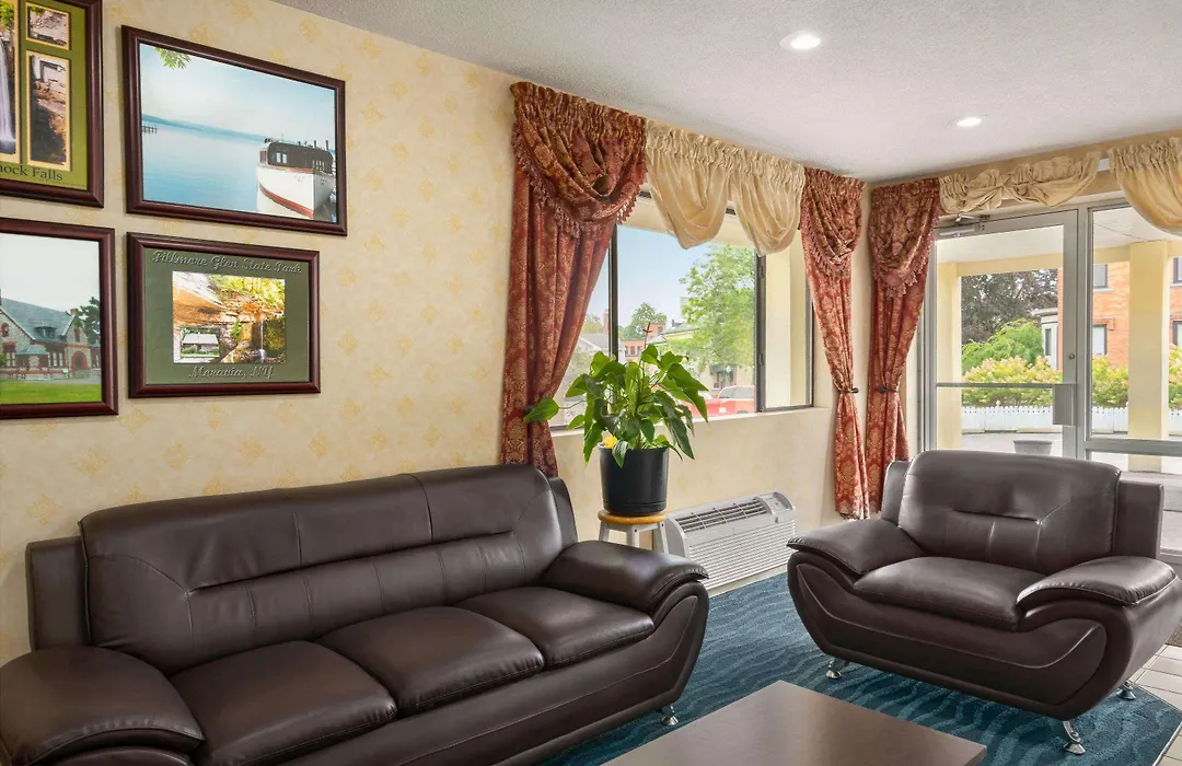 Days Inn By Wyndham Auburn/Finger Lakes Region-1