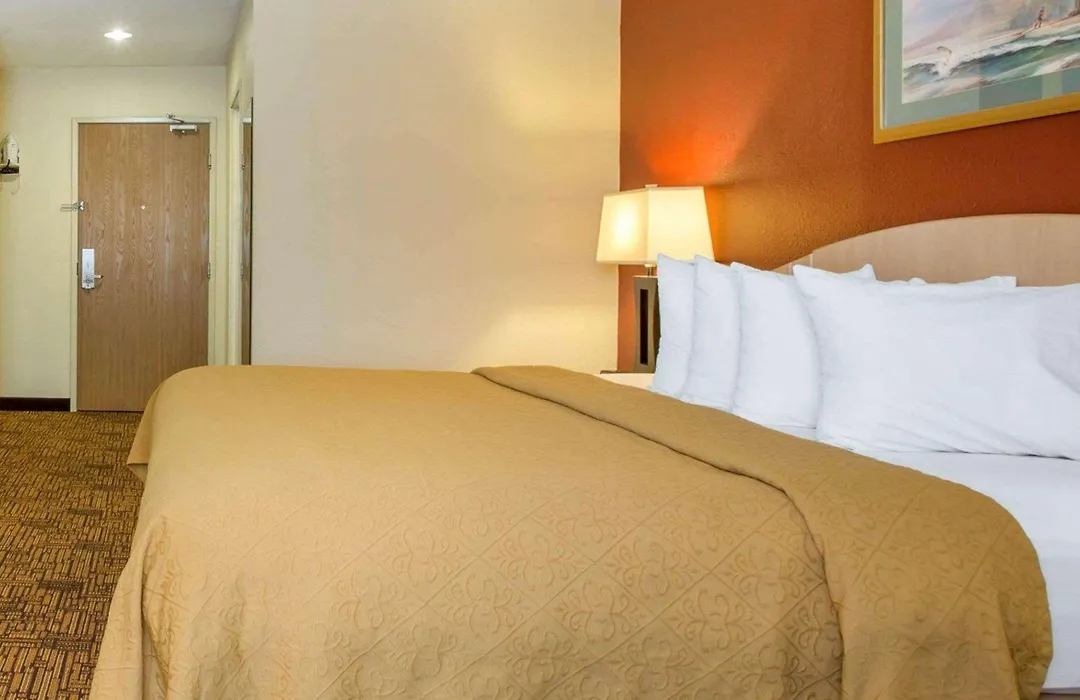 Quality Inn & Suites Weed-1