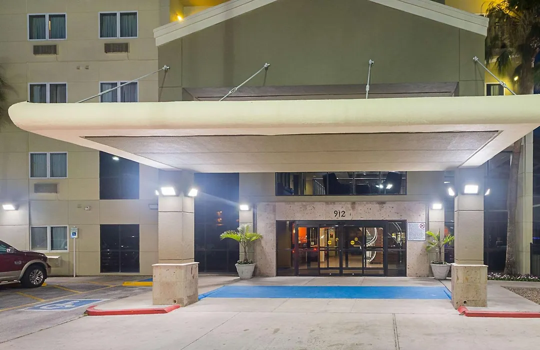 Comfort Suites Beachside-1