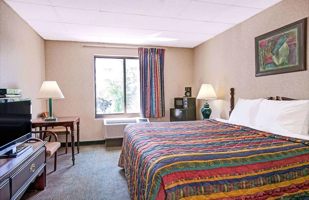 Days Inn By Wyndham Parsippany-1