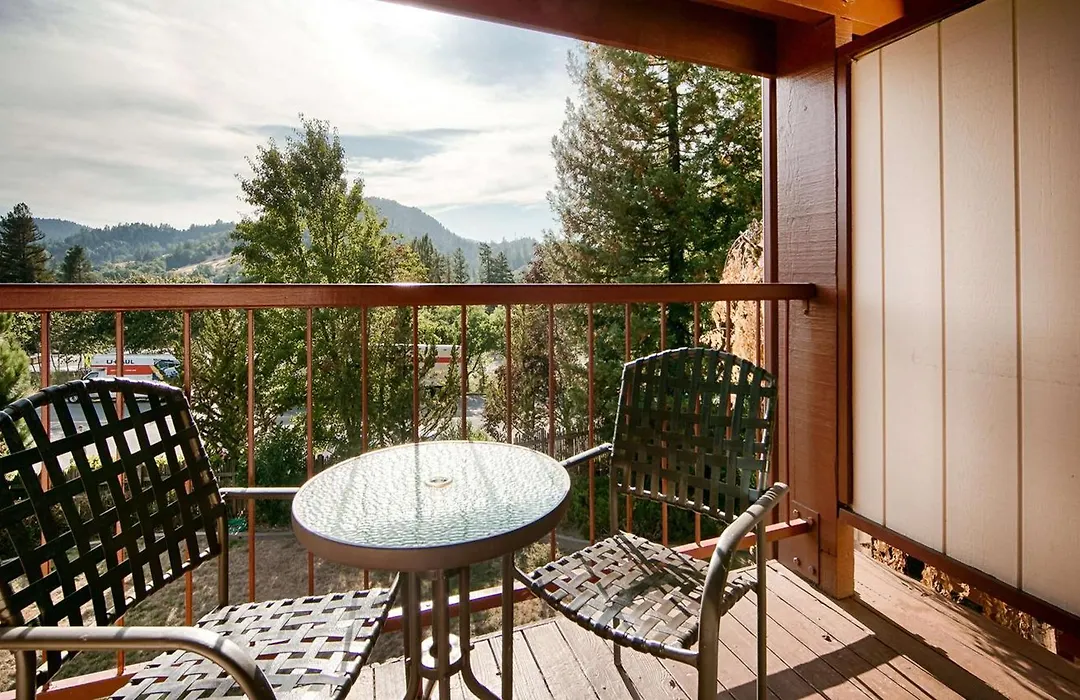 Best Western Plus Humboldt House Inn-1