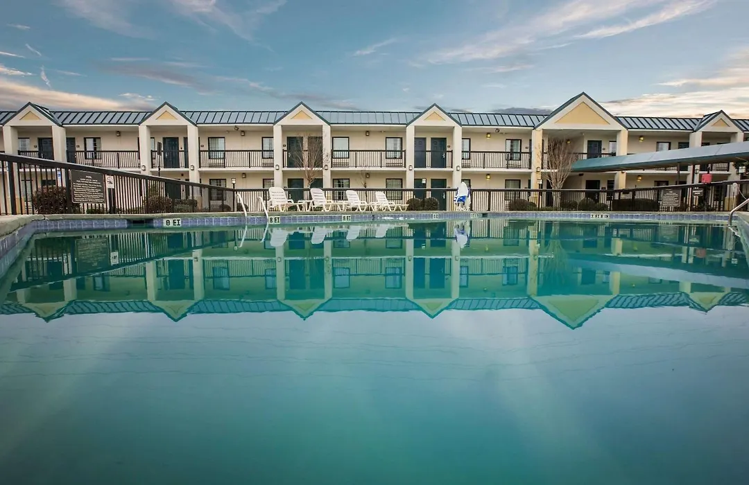 Quality Inn & Suites Hanes Mall-1