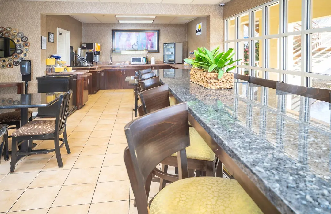 Days Inn By Wyndham Atlanta Stone Mountain-1