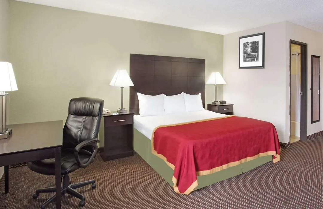 Baymont By Wyndham Beloit-1