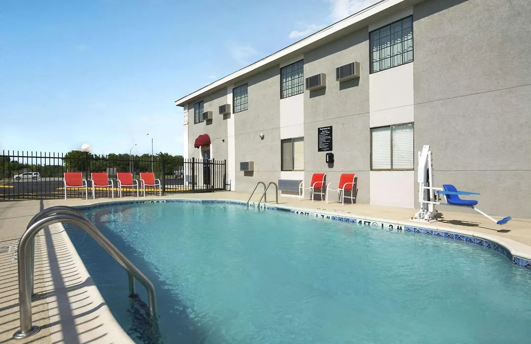 Super 8 By Wyndham Ardmore-1