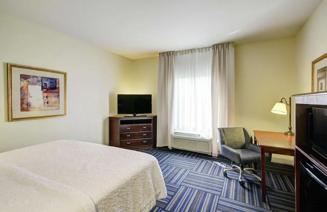 Hampton Inn And Suites Alexandria-1