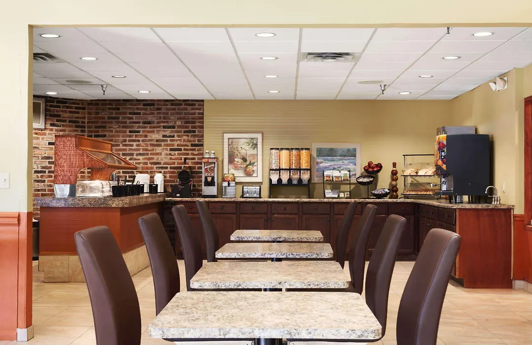 Ramada By Wyndham Sioux City-1