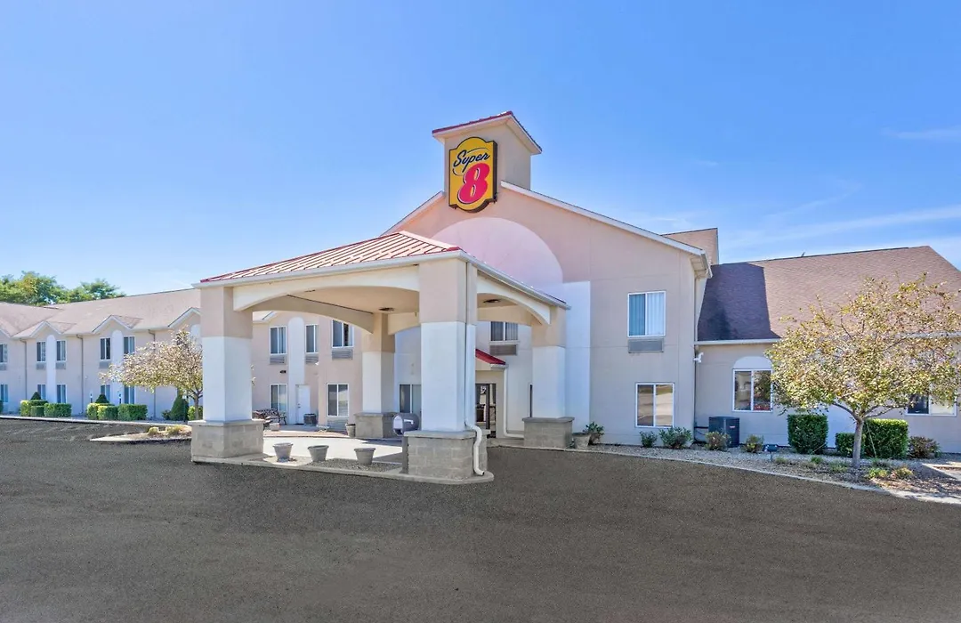 Super 8 By Wyndham Cloverdale In-1