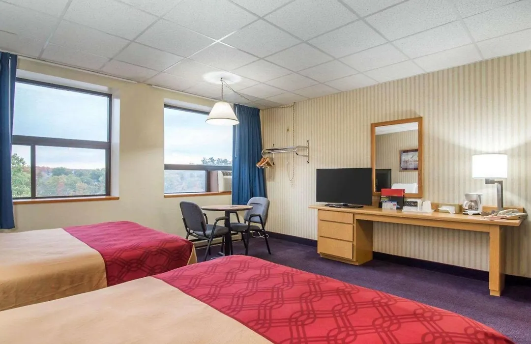 Econo Lodge Manchester-1