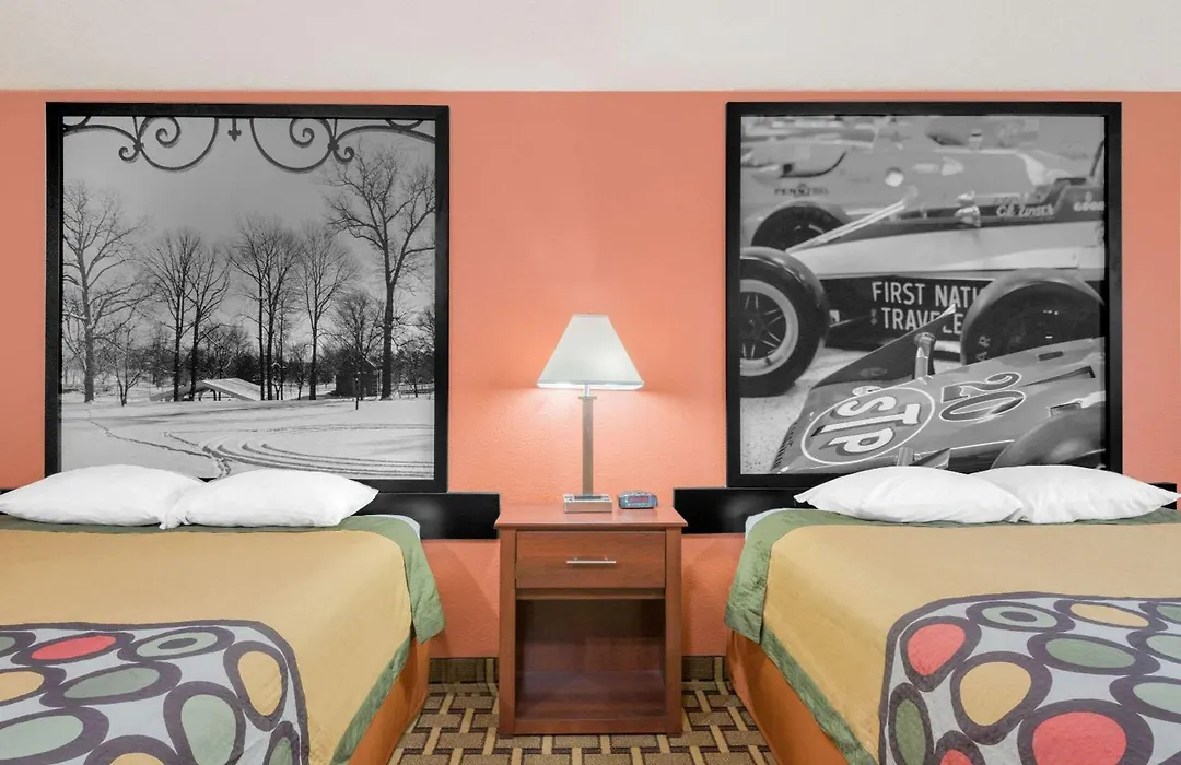 Super 8 By Wyndham Shelbyville-1