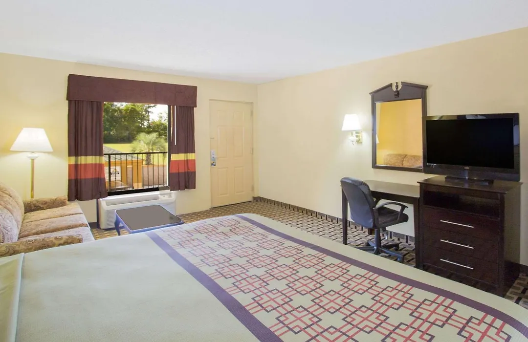 Days Inn By Wyndham Andalusia-1