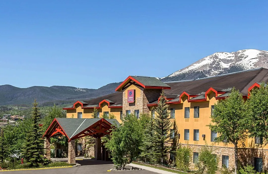 Comfort Suites Summit County-1
